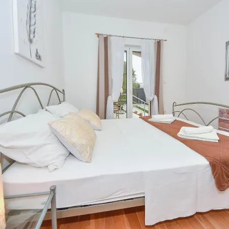 Apartmán Mia By Interhome Zadar