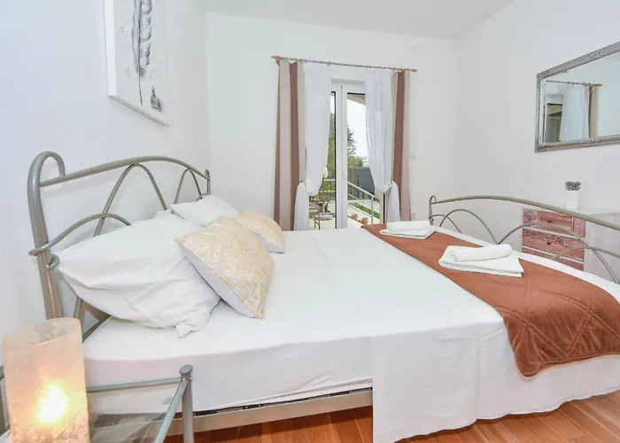 דירה Mia By Interhome זאדאר