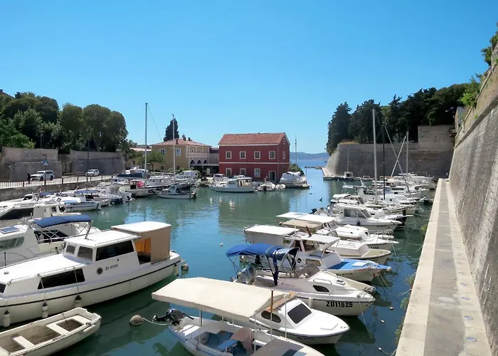 דירה Mia By Interhome זאדאר